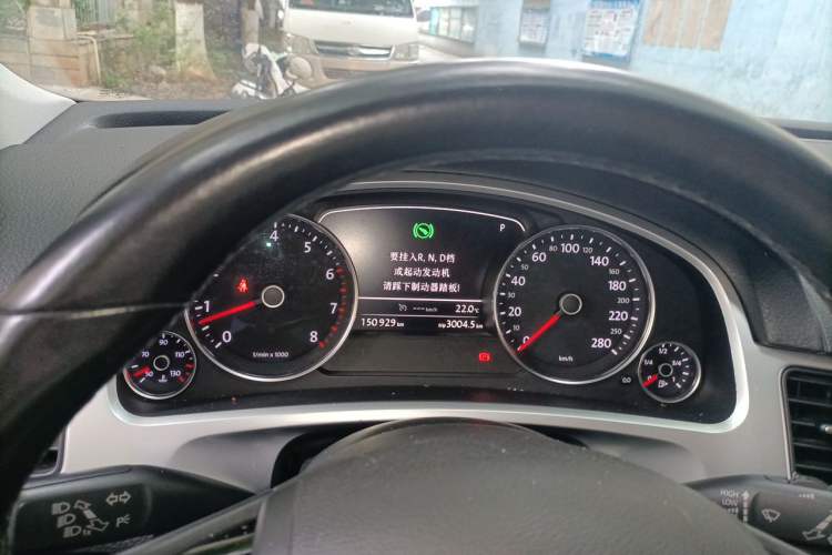 Used Volkswagen Touareg 2011 3.0 TSI Standard Version Instrument Cluster