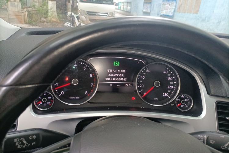 Used Volkswagen Touareg 2011 3.0 TSI Standard Version Instrument Cluster