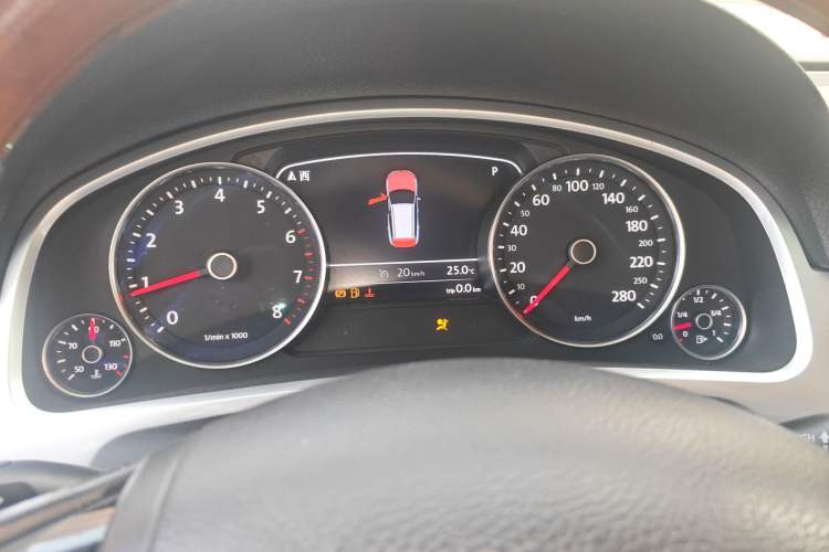 Used Volkswagen Touareg 2011 3.0 TSI Comfort Version Instrument Cluster