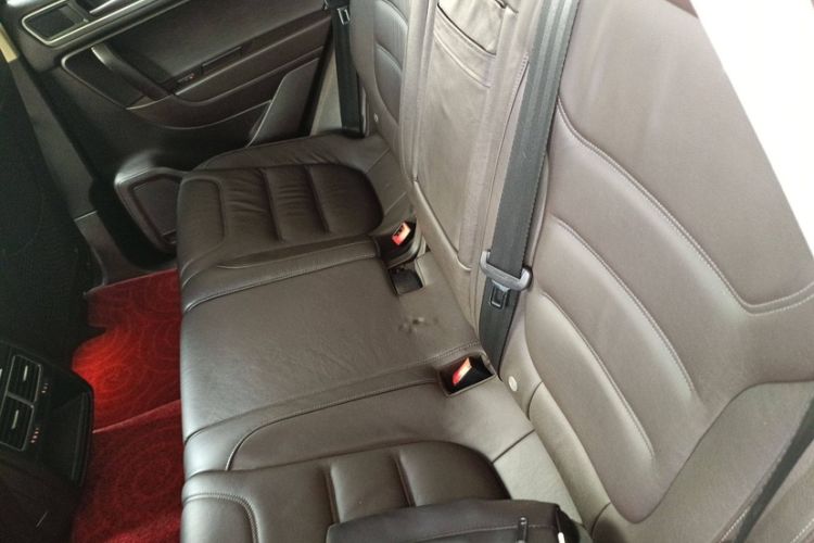 Used Volkswagen Touareg 2011 3.0 TSI Standard Version Interior 3