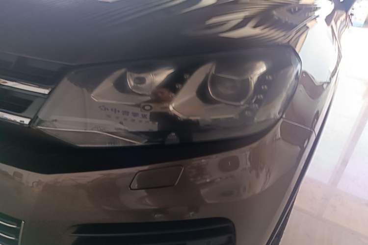 Used Volkswagen Touareg 2011 3.0 TSI High-End Version Left Front Headlight