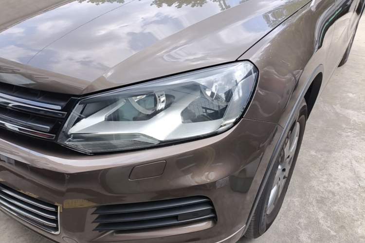 Used Volkswagen Touareg 2011 3.0 TSI Standard Version Left Front Headlight