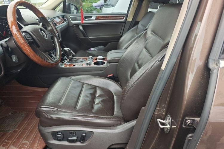 Used Volkswagen Touareg 2011 3.0 TSI Comfort Version Left Front Seat