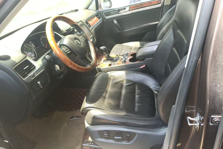Used Volkswagen Touareg 2011 3.0 TSI Comfort Version Left Front Seat