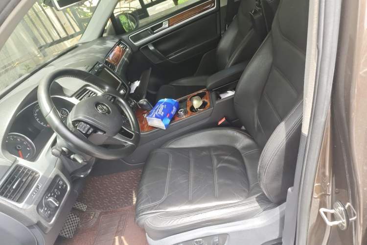 Used Volkswagen Touareg 2011 3.0 TSI Comfort Version Left Front Seat