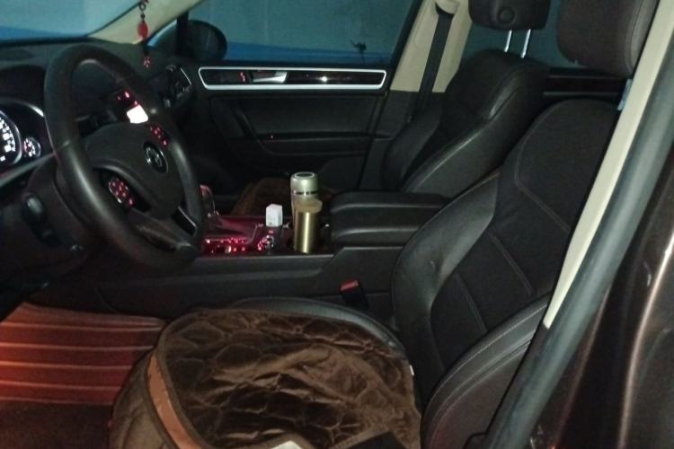 Used Volkswagen Touareg 2011 3.0 TSI Standard Version Left Front Seat