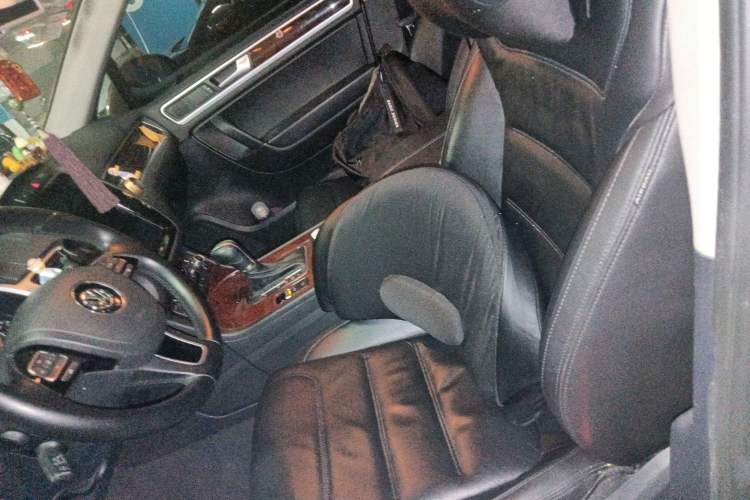 Used Volkswagen Touareg 2011 3.0 TDI Diesel Standard Version Left Front Seat