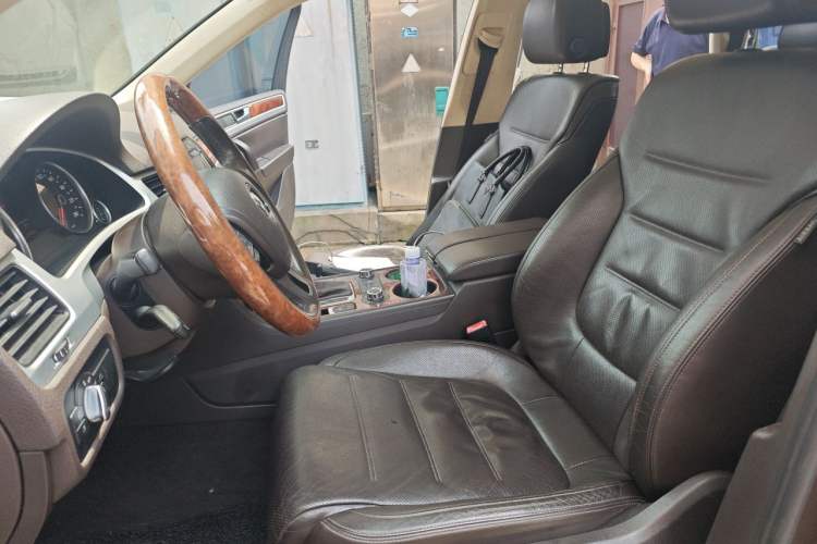 Used Volkswagen Touareg 2011 3.0 TSI Comfort Version Left Front Seat