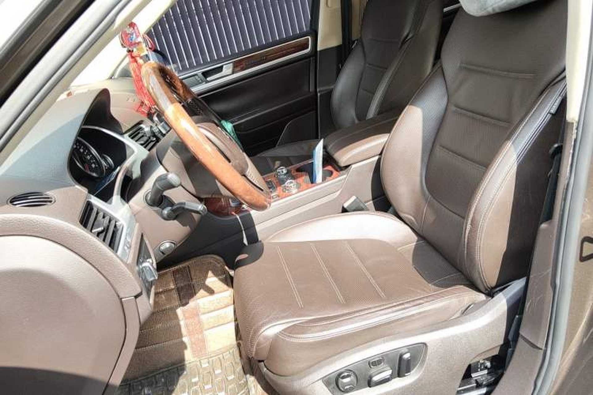 Used Volkswagen Touareg 2011 3.0 TSI Luxury Edition Left Front Seat