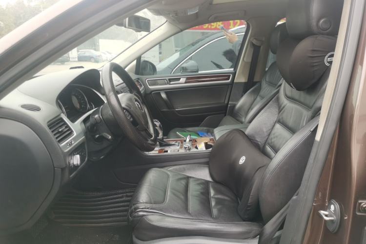 Used Volkswagen Touareg 2011 3.0 TSI Standard Version Left Front Seat