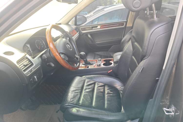 Used Volkswagen Touareg 2011 3.0 TSI Comfort Version Left Front Seat