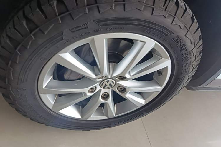 Used Volkswagen Touareg 2011 3.0 TSI High-End Version Left Front Wheel Hub
