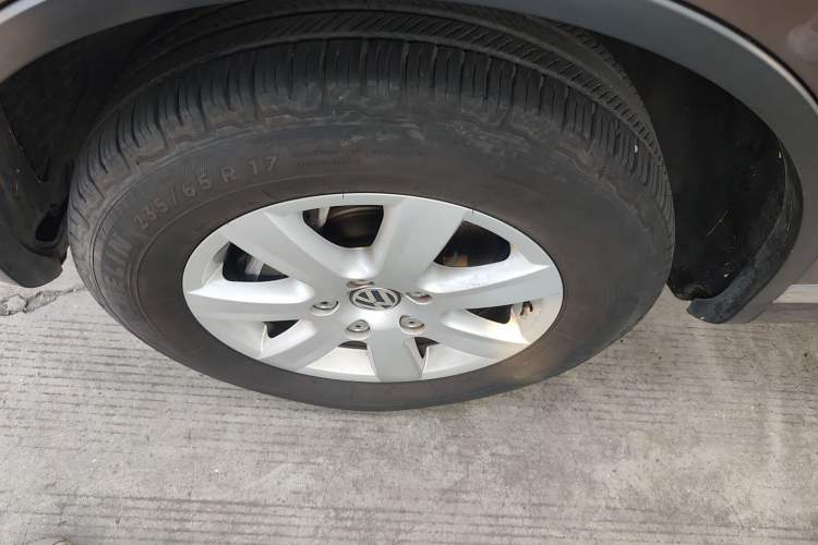 Used Volkswagen Touareg 2011 3.0 TSI Standard Version Left Front Wheel Hub