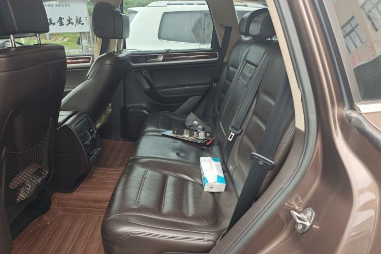 Used Volkswagen Touareg 2011 3.0 TSI Comfort Version Left Rear Seat
