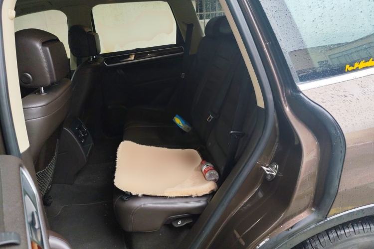 Used Volkswagen Touareg 2011 3.0 TSI Standard Version Left Rear Seat