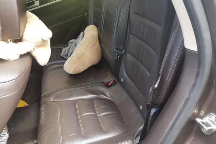 Used Volkswagen Touareg 2011 3.0 TSI Comfort Version Left Rear Seat