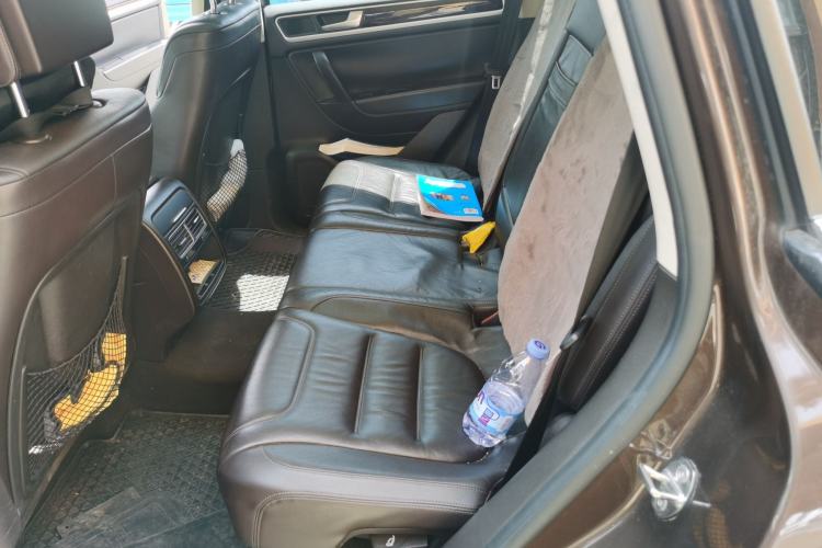 Used Volkswagen Touareg 2011 3.0 TSI Standard Version Left Rear Seat