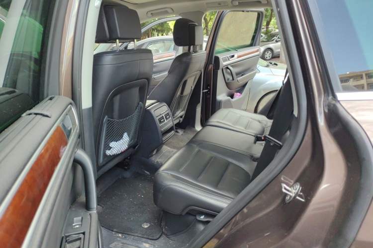 Used Volkswagen Touareg 2011 3.0 TSI Hybrid Left Rear Seat