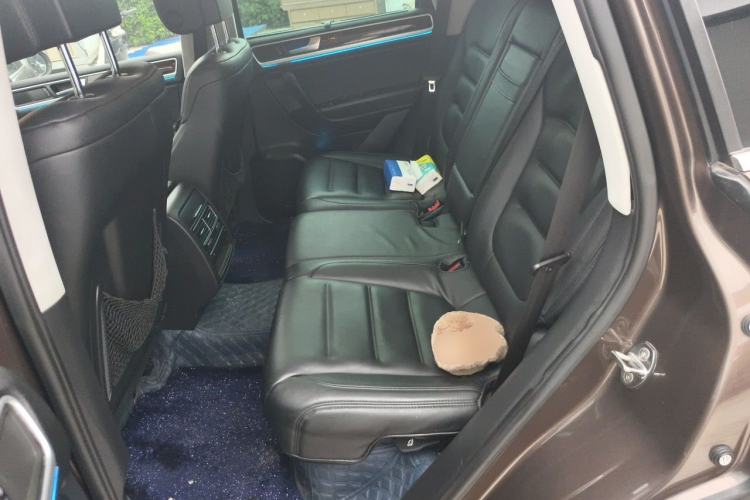 Used Volkswagen Touareg 2011 3.0 TSI High-End Version Left Rear Seat