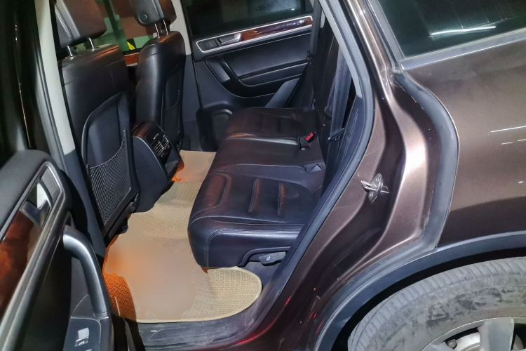 Used Volkswagen Touareg 2011 3.0 TSI Standard Version Left Rear Seat