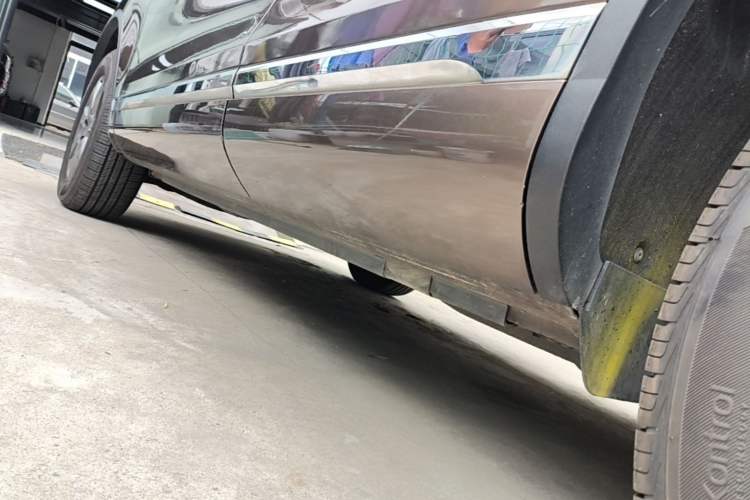 Used Volkswagen Touareg 2011 3.0 TSI Standard Version Left Side Sill
