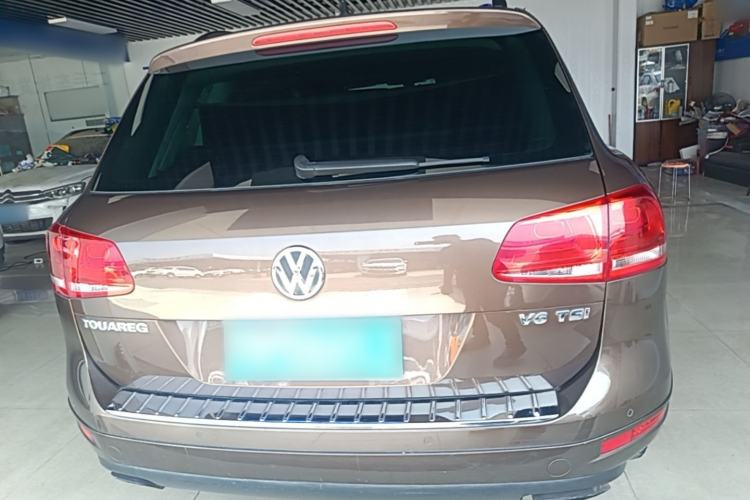 Used Volkswagen Touareg 2011 3.0 TSI High-End Version Rear