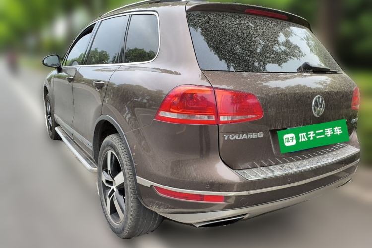 Used Volkswagen Touareg 2011 3.0 TSI Hybrid Rear Left 45 Deg