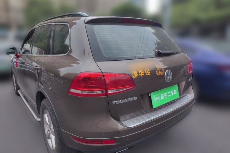 Used Volkswagen Touareg 2011 3.0 TSI High-End Version Rear Left 45 Deg