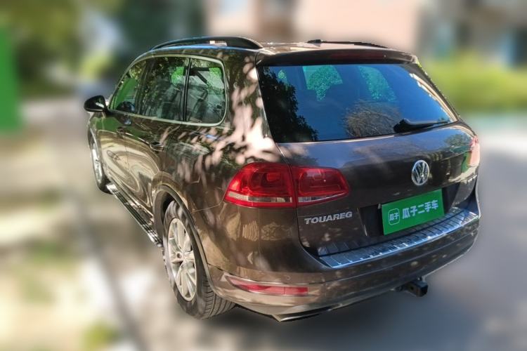 Used Volkswagen Touareg 2011 3.0 TSI High-End Version Rear Left 45 Deg