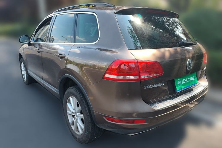 Used Volkswagen Touareg 2011 3.0 TSI High-End Version Rear Left 45 Deg