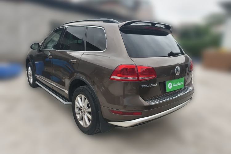 Used Volkswagen Touareg 2011 3.0 TSI High-End Version Rear Left 45 Deg