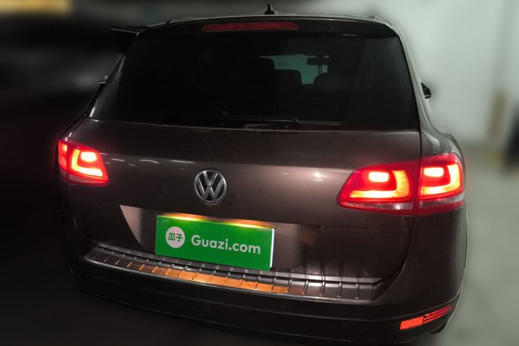 Used Volkswagen Touareg 2011 3.0 TSI Standard Version Rear