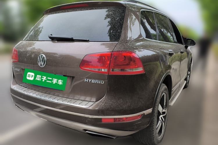 Used Volkswagen Touareg 2011 3.0 TSI Hybrid Rear Right 45 Deg