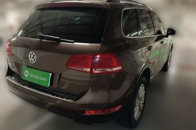 Used Volkswagen Touareg 2011 3.0 TSI Comfort Version Rear Right 45 Deg
