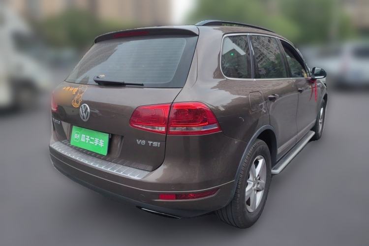 Used Volkswagen Touareg 2011 3.0 TSI High-End Version Rear Right 45 Deg
