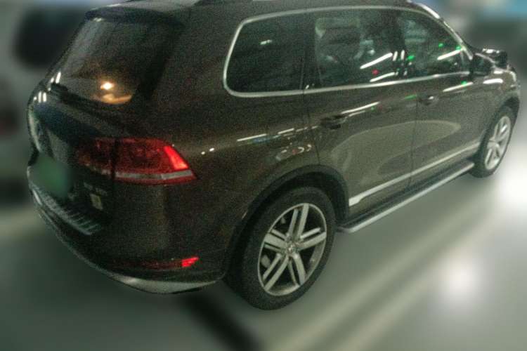 Used Volkswagen Touareg 2011 3.0 TDI Diesel Standard Version Rear Right 45 Deg