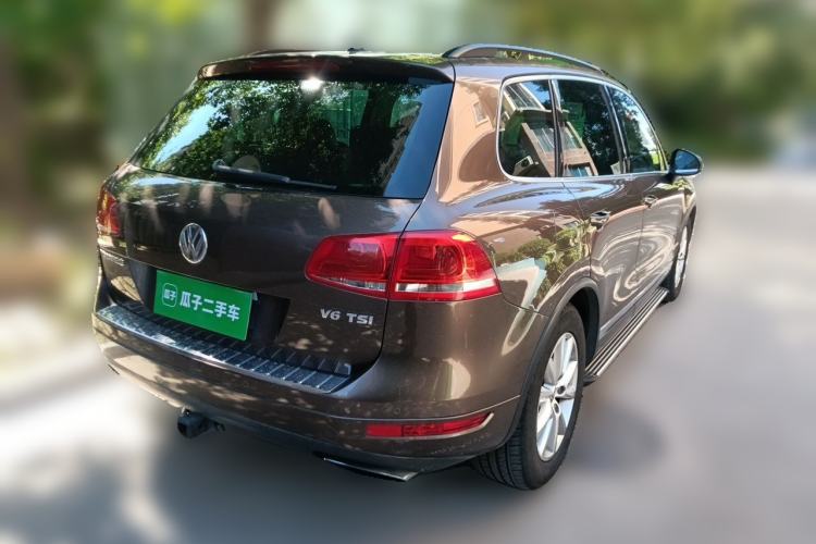 Used Volkswagen Touareg 2011 3.0 TSI High-End Version Rear Right 45 Deg