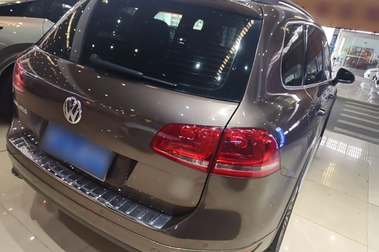 Used Volkswagen Touareg 2011 3.0 TSI Comfort Version Rear Right 45 Deg