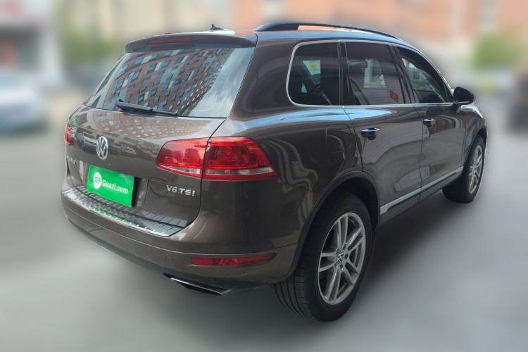 Used Volkswagen Touareg 2011 3.0 TSI Comfort Version Rear Right 45 Deg