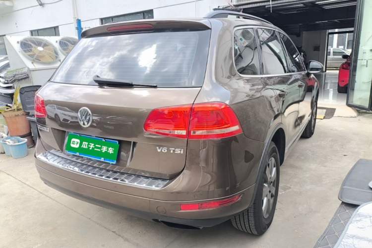 Used Volkswagen Touareg 2011 3.0 TSI Standard Version Rear Right 45 Deg