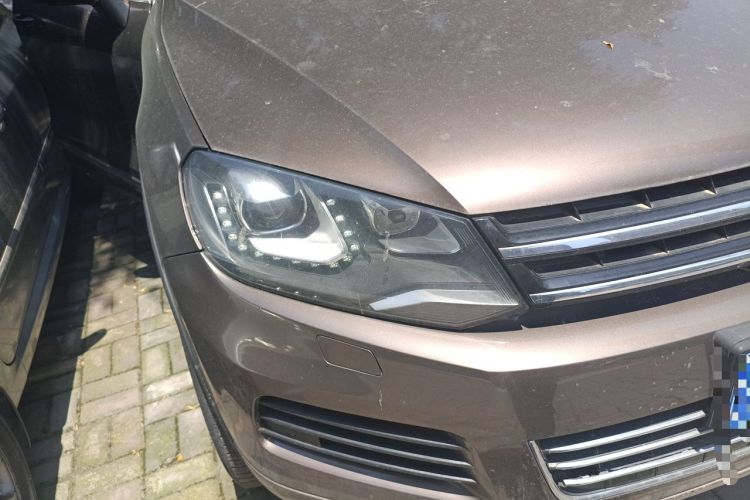 Used Volkswagen Touareg 2011 3.0 TSI Comfort Version Right Front Headlight