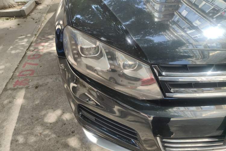 Used Volkswagen Touareg 2011 3.0 TSI Standard Version Right Front Headlight