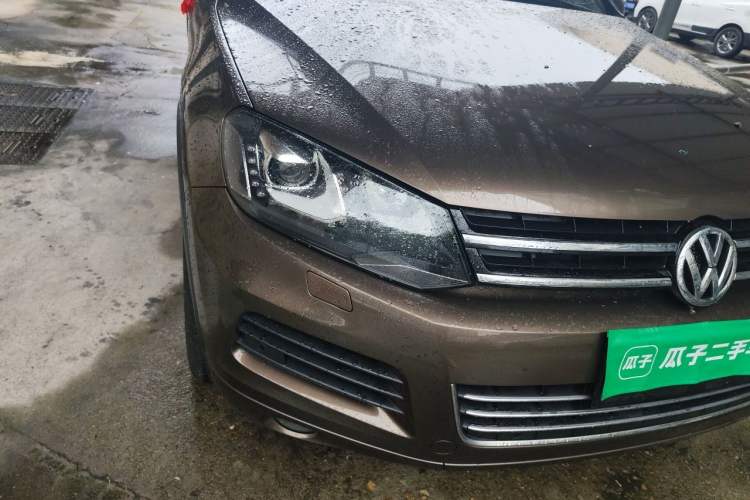 Used Volkswagen Touareg 2011 3.0 TSI Standard Version Right Front Headlight