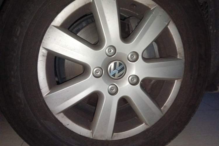 Used Volkswagen Touareg 2011 3.0 TSI Standard Version Right Front Wheel Hub