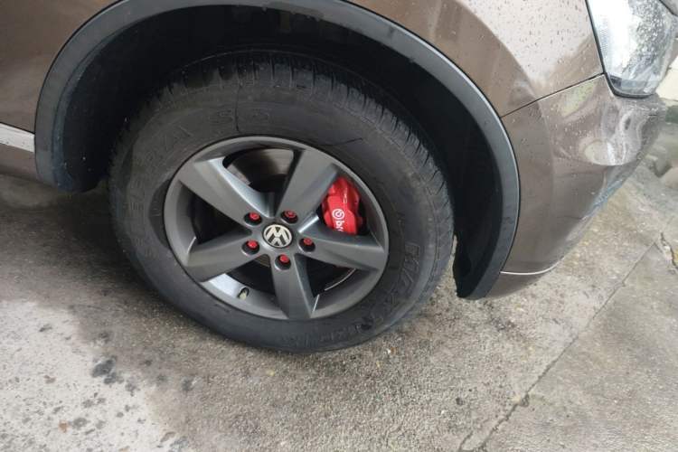 Used Volkswagen Touareg 2011 3.0 TSI Standard Version Right Front Wheel Hub