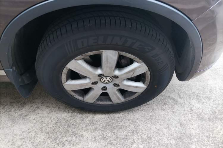 Used Volkswagen Touareg 2011 3.0 TSI Standard Version Right Front Wheel Hub