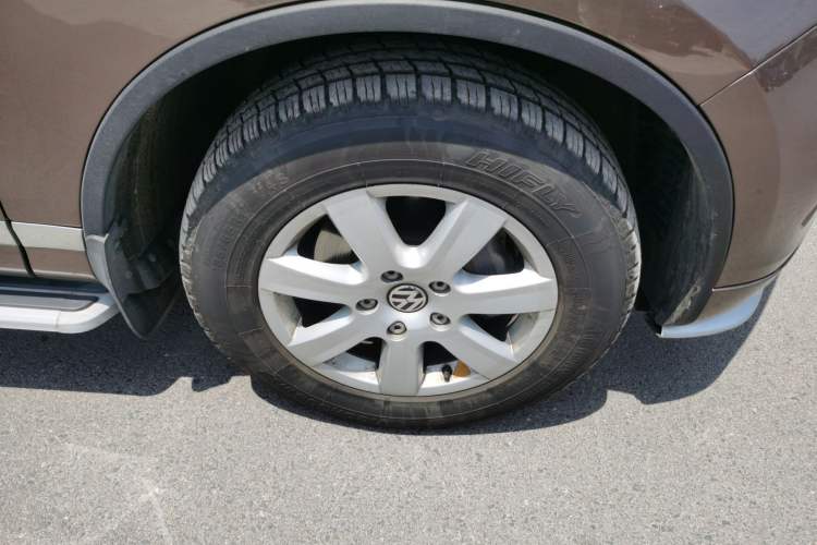 Used Volkswagen Touareg 2011 3.0 TSI Standard Version Right Front Wheel Hub