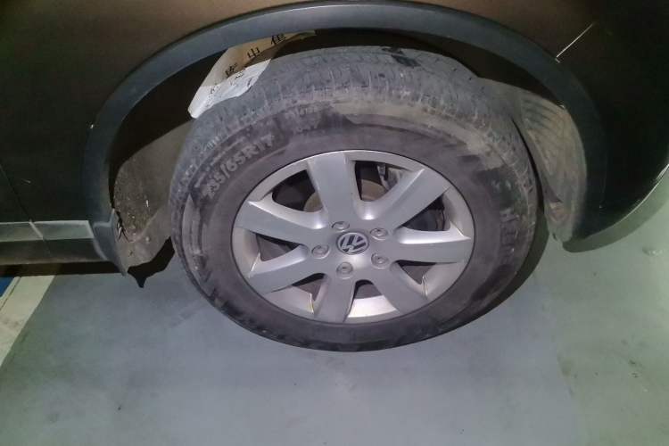 Used Volkswagen Touareg 2011 3.0 TSI Standard Version Right Front Wheel Hub