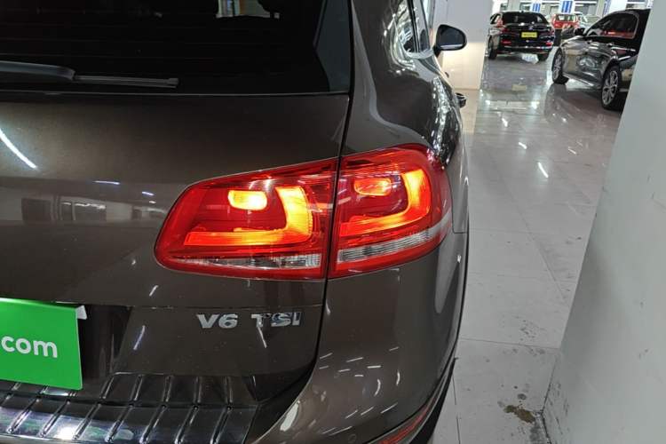 Used Volkswagen Touareg 2011 3.0 TSI Comfort Version Right Rear Taillight
