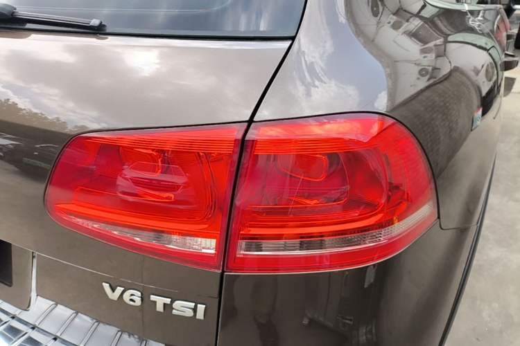Used Volkswagen Touareg 2011 3.0 TSI Standard Version Right Rear Taillight